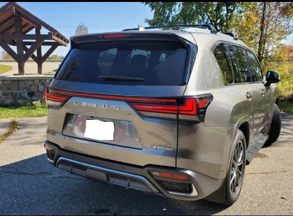 Lexus LX600 Sport V6 8 Seaters SUV 2023 Model USED - Image 3