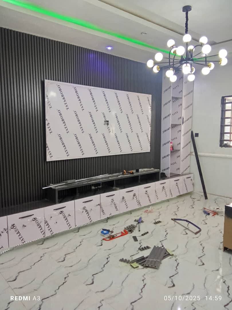 TV Castle (TV Console)