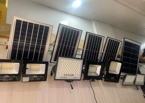 Solar Floodlight Series – 50W, 100W, 150W and Double-Lamp Options