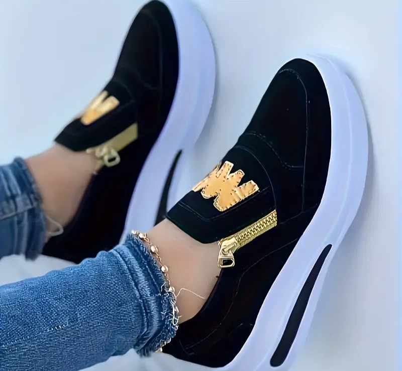 Chunky Platform Sneakers – Black & White Colorblock Lace-Up Fashion Shoes with Thick Sole